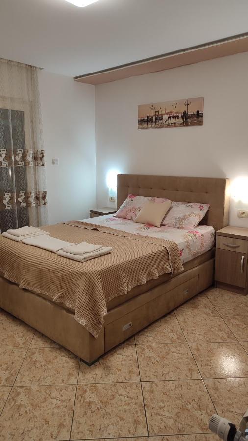 Familia Apartment