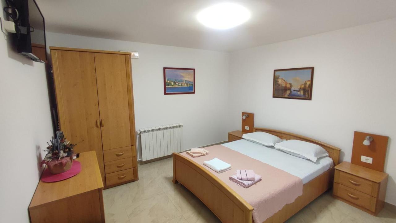 Familia Apartment *