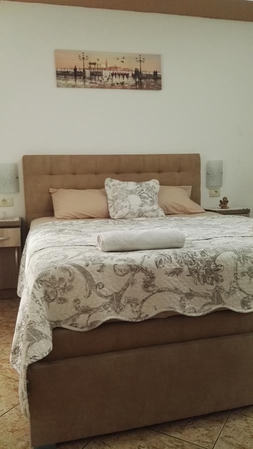 Familia Apartment *